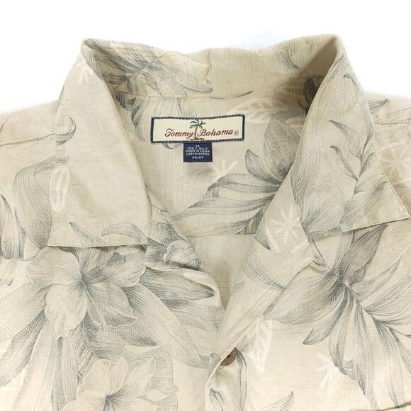 TOMMY BAHAMA 100% Silk Textured Short Sleeve Resort Button Down Cream Men Medium - Picture 3 of 7